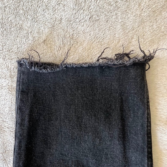 A&F Distressed Ultra High Rise Jeans - Picture 7 of 9